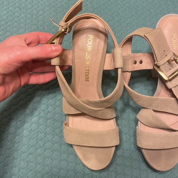 Pour La Victoire Nealla Nubuck Leather Platform Heel - Picture 7 of 12